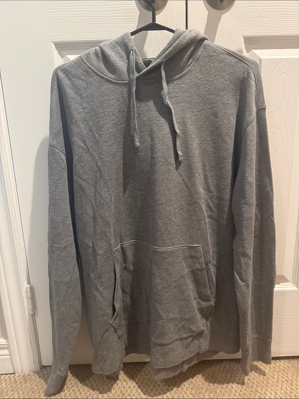 Banana Republic Men's Light Gray Hooded Sweatshirt